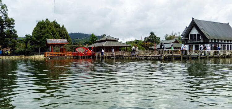 Floating market Lembang